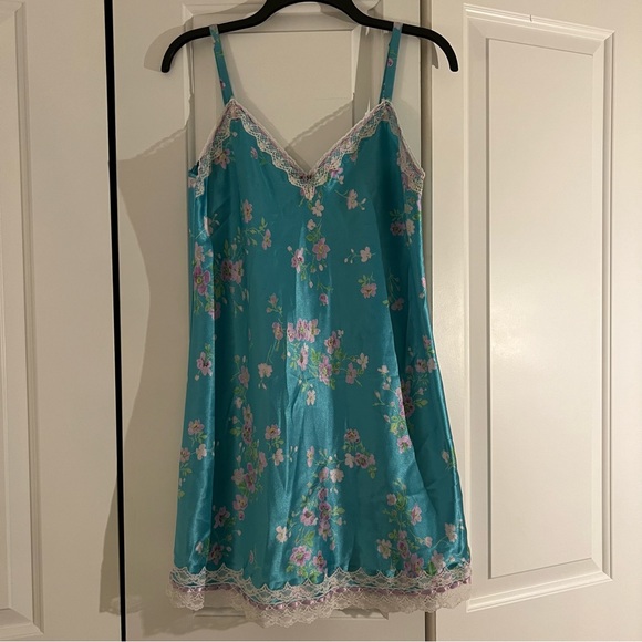 Oscar de la Renta Other - Rare Oscar de la Renta Pink Label Blue Floral Slip Dress